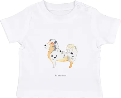 Produktbild von Mr. & Mrs. Panda Babyshirt Hund Australien Shepherd 6. - 12. Monat - Weiß - Geschenk, T-Shirt Baby, Sprüche, Spruch, Familienhund, , Shirt, Kurzarmshirt