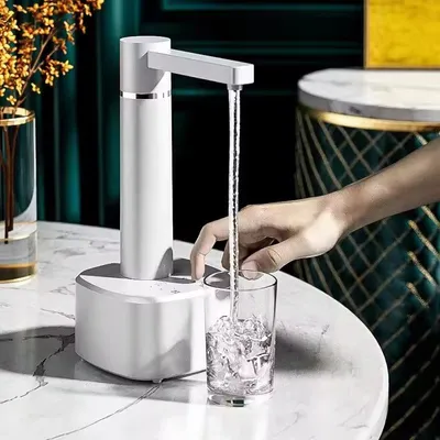 Produktbild von Elektrischer Tisch-Wasserspender mit Gallonenpumpe, wiederaufladbare Wasserflaschenpumpe, automatischer Wasserspender weiß