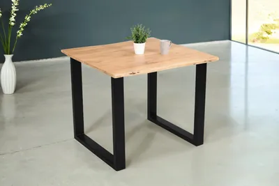 Produktbild von Baumkantentisch 80 x 80 cm Dana, massiver Esstisch Eiche, Esszimmertisch mit U-Gestell aus Metall Schwarz, echte Baumkante, pflegeleichter Holztisch