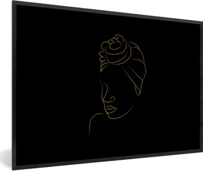 Produktbild von MuchoWow® Gerahmtes Poster Frau - Kopftuch - Gold - Schwarz 90x60 cm - Poster mit Schwarzem Bilderrahmen Wandposter Rahmen Foto Bilder - Fotorahmen - Foto-Plakat