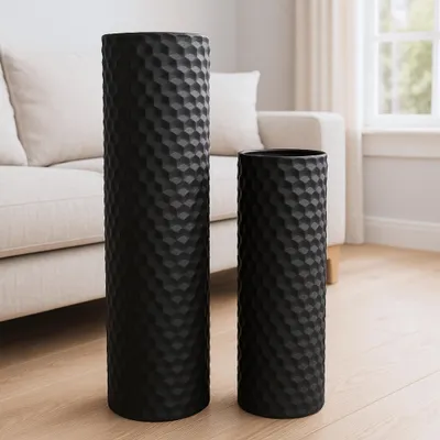 Produktbild von Leewadee Bodenvasen 2er Set aus Metall in schwarz