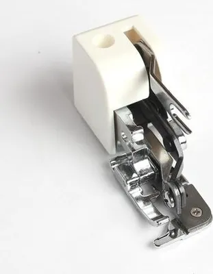Produktbild von Overlock - Nähfuß mit integrierter Schneidevorrichtung passend für viele Nähmaschinen