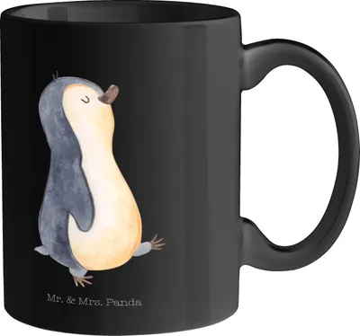 Produktbild von Mr. & Mrs. Panda Kaffeetasse Pinguin marschieren - Schwarz - Geschenk, Stolz, Kaffeepott, Familie, Tasse, Teetasse, Bruder, Zufrieden, Kaffeebecher, schöne