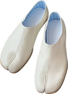 Productafbeelding van Comfortabele schoenen met afzonderlijke teenholtes - Polyurethanen microvezel, geschikt voor vrijetijdskleding. Wit, maat 39
