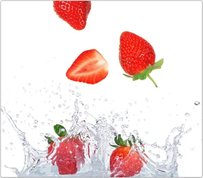 Produktbild von Spritzschutz Herdabdeckplatte Schneidebrett aus Glas Erdbeeren in Milch fliegend 1-Teilig (60x52cm)