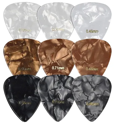 Produktbild von kwmobile 9x Gitarren Plektrum Blättchen - 3 verschiedene Stärken 0,46mm 0,71mm 0,96mm - Plektren Set für akustische Gitarre E-Gitarre - in 3 Farben