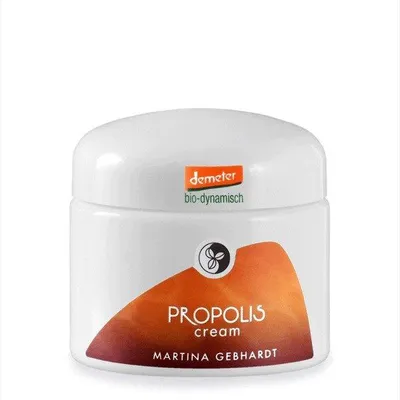 A white jar of Martina Gebhardt Propolis cream is shown against a white background.