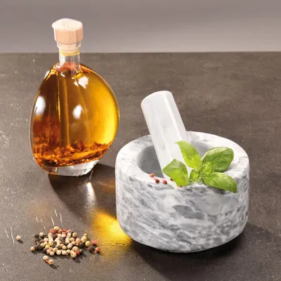 Productafbeelding van Vijzel met Stamper van Porselein Ø 13 Cm - Wit Marmer - Fijnstampen en vermalen van Kruiden - Vijzel en stamper Afm. 13 x 13 x 8 Cm. - WIT