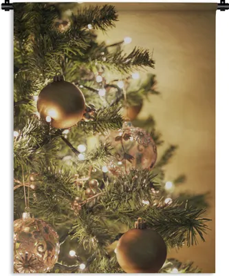 Produktbild von MuchoWow® Wandteppich Wandbehang Ein Weihnachtsbaum mit bunten Kugeln 60x80 cm Tapisserie Dekoration Wandtuch - Decke - Wandtücher - Wohne
