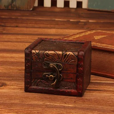 Obrázek produktu pro Dřevěná skříňka na hračky, malá, červená, 8 x 6,5 x 6 cm
