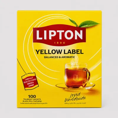 Produktbild von Lipton 1890 Yellow Label Schwarzer Tee – Balanced & Aromatic – 100 Teebeutel, 150 g + Heartforcards Versandschutz