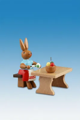 Produktbild von Osterdekoration Osterhase Hasenmalerin am Tisch Höhe 7,5cm NEU