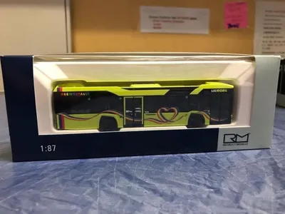Produktbild von Rietze Automodelle Solaria Urbino 12´19 LIEmobil - Regenbogenbus, Busmodell, Vormontiert, 1:87, Solaria Urbino 12, Junge, Schwarz, Grün