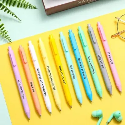 Obrázok produktu pre 50 ceruziek s citátmi – 14 cm ceruzka v tvare makrónky do kancelárie alebo ako darček