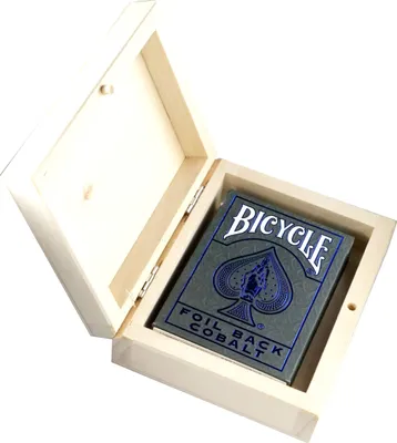 Obrázek produktu pro Hrací karty BICYCLE METALLUXE BLUE 1 TALIA v dřevěné krabici
