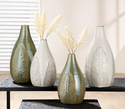 Produktbild von Gilde Deko-Vase, Palmblatt, Blattmotiv, Keramik, grün, weiß, VE 6, 2fach sortiert, D. 11 cm Höhe: 19.00 cm Durchmesser: 11.00 cm 34290