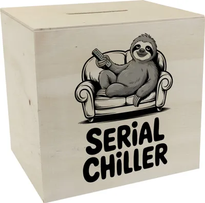 Produktbild von Faultier auf Couch Serial Chiller Spardose aus Holz