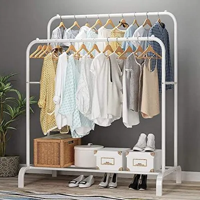 Imagen del producto de Perchero independiente Unyqoos® con doble barra, fabricado en tubo de acero, multifuncional, con estante inferior para zapatos, color blanco – ideal para dormitorios