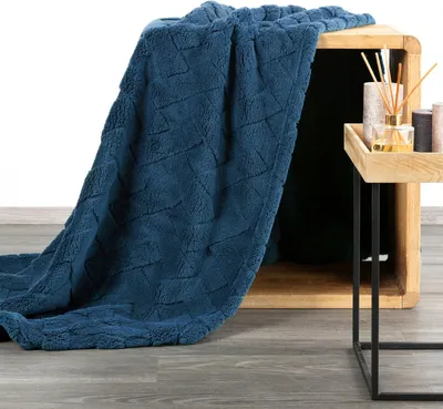 Produktbild von Kuscheldecke CARO – weiche & warme Decke für kalte Tage 150X200 cm dunkelblau