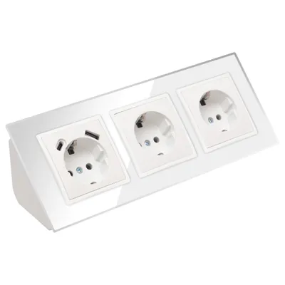 Produktbild von Glas Ecksteckdose 2-fach Steckdose und Steckdose mit USB-C Steckdosenblock 45° Verteilerdose weiß.