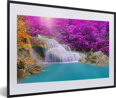 Produktbild von MuchoWow® Gerahmtes Poster Wasserfall - Bäume - Regenbogen - Lila 60x40 cm - Poster mit Schwarzem Bilderrahmen Wandposter Rahmen Foto Bilder - Schlafzimmer - Plakat in Rahmen - Drucken