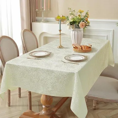 Obrázek produktu pro Květinový ubrus s potahem z polyesteru vhodným k opakovanému použití, do kuchyně, restaurace nebo na oslavu, 152 x 213 cm.