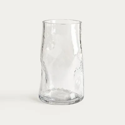 Produktbild von HOMLA Vase SOOFTE, geformtes, transparentes Glas, 11 x 18,8 cm
