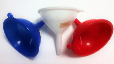 Produktbild von Schulz Kunststoff Trichter 15cm farbig