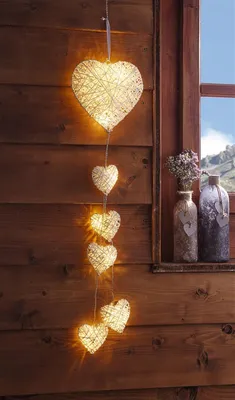 Produktbild von Dekohänger mit 6 Herzen in weiß mit LED Beleuchtung, Wanddeko, Leuchtdeko, Hängedeko