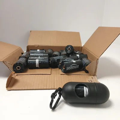 Produktbild von AmazonBasics Hundekotbeutel Spender Hunde Zubehör praktisch sauber unterwegs Beutelspender