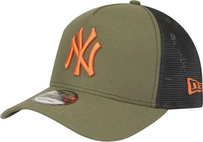 Produktbild von New Era 9Forty Snapback Trucker Cap - New York Yankees oliv