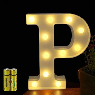 Productafbeelding van LED Verlichte Letter P - Sfeervolle Ijzeren Decoratieve Lamp voor Feest, Bruiloft of Kinderkamer