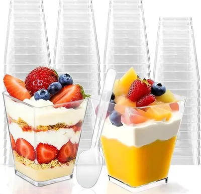 Produktbild von Set mit 50 transparenten Dessertgläsern mit Löffeln
