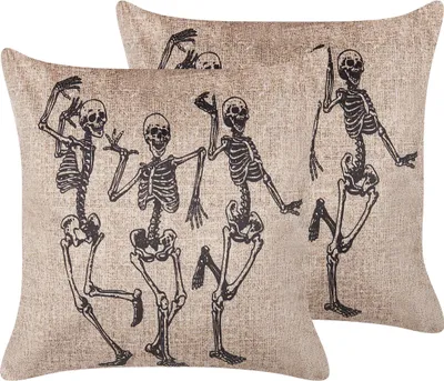 Produktbild von BELIANI Dekokissen Beige 2er Set Samtstoff 45 x 45 cm Halloween Skelett-Motiv Quadratisch Halloween-Deko Modern Minimalistisch Herbst Deko
