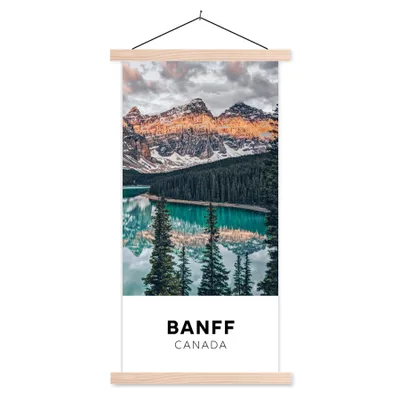 Produktbild von MuchoWow® Textilposter Kanada - Berge - Natur - Wasser 60x120 cm mit holzfarbenen Rahmen - Holz