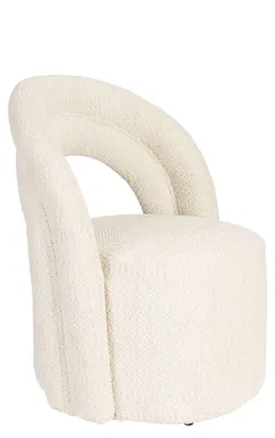 Loungesessel Seina von Dutchbone mit geschwungenem Rücken und rundem Sitz aus Bouclé-Stoff in Beige.