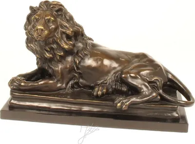 Produktbild von Casa Padrino Luxus Bronzefigur mit Marmorsockel Liegender Nach Links Schauender Löwe Bronze / Grau H. 38 cm - Luxus Qualität