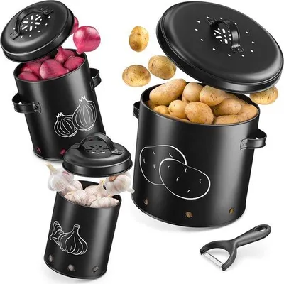 Produktbild von Unyqoos® 3er-Set Kartoffelbox, Metall Schwarz, 360° Belüftung + Schäler – Aufbewahrung: Kartoffeln 4 kg / Zwiebeln 2 kg / Knoblauch bis 6, stapelbar