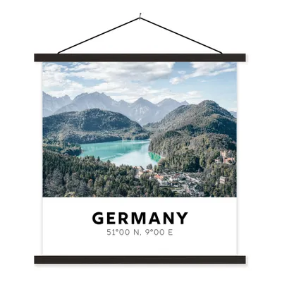 Produktbild von MuchoWow® Textilposter Deutschland - Meer - Bergen 120x120 cm mit schwarzem Rahmen - Aufhängungsset