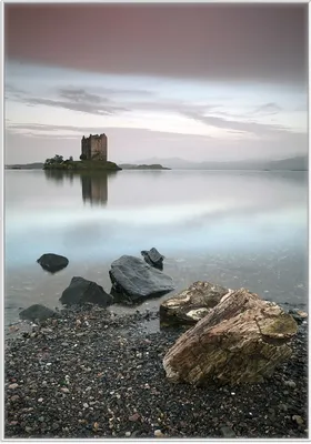 Produktbild von Wallario Wandbild Schloss in Schottland, Größe: 70,30 x 100,30 cm, Poster mit weißem Kunststoffrahmen