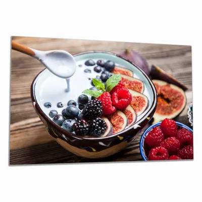 Produktbild von Wallario Herdabdeckplatte aus Glas, Größe 80 x 52 cm 1-teilig, Motiv Joghurt mit frischen Früchten