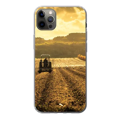 Produktbild von MuchoWow® Handyhülle Schutzhülle Hülle für iPhone 13 Pro Max Traktor - Bauernhof - Berg Silikon Softcase Handy Hülle - Mobiltelefon