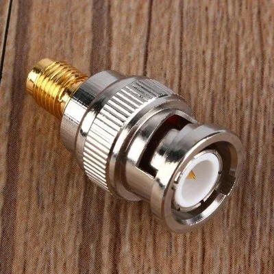 Obrázek produktu pro Adaptér BNC na SMA pro RF propojovací kabel s pravotočivým konektorem.