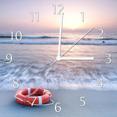Produktbild von Wallario Design Wanduhr Rettungsring am Strand bei Sonnenuntergang aus Echtglas, Größe 30 x 30 cm