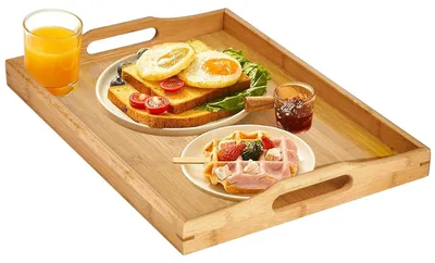 Produktbild von Holztablett mit Griffen für Frühstück und Abendessen