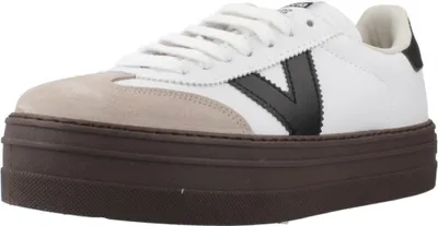 Produktbild von Sneakers mit Schnürsenkeln