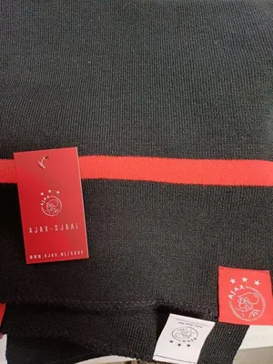 Imagen del producto de Bufanda del Ajax, negra y roja