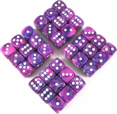 Produktbild von Chessex festliches Violett/Weiß D6 12mm Würfelset (36 Stück)