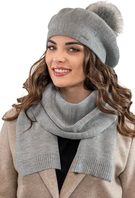 Produktbild von Vivisence damen baskenmütze mit bommel eleganter wintermütze und schal set warm kopfbedeckung und halsbedeckung an winter und herbst warm dick, winterset für frauen, hergestellt in der eu, hellgrau, e