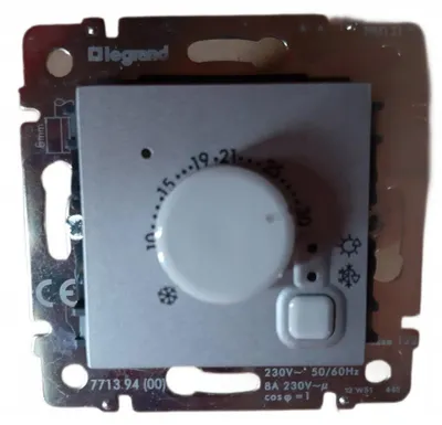 Image de Legrand 7771 3 94 Thermostat d'ambiance Argenté Classique